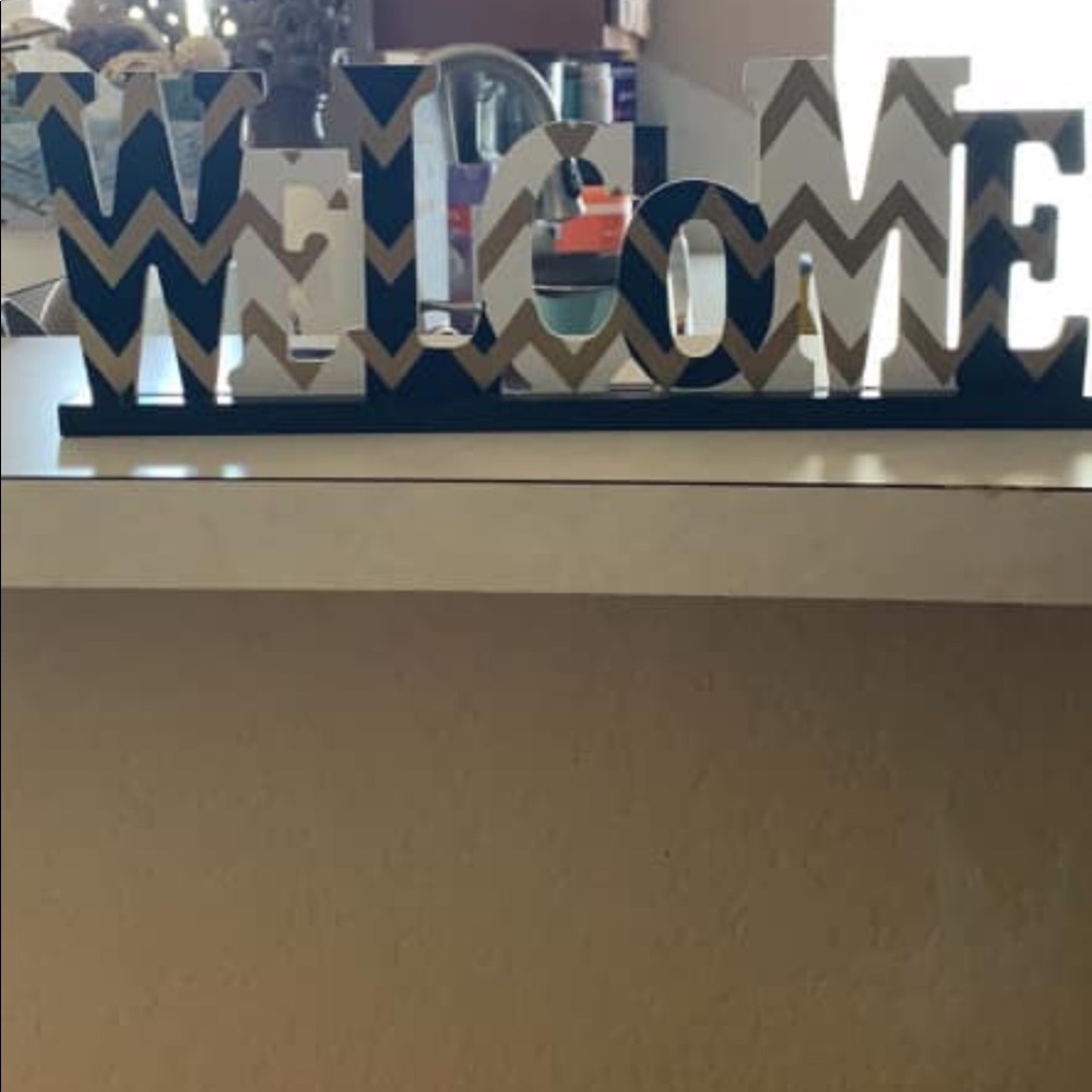 Welcome sign 16” x 6”